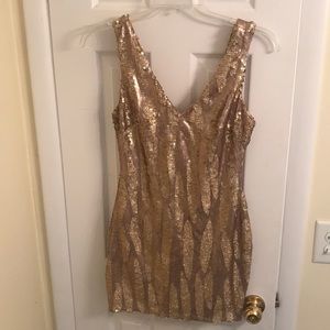 Fun gold sequins dress!